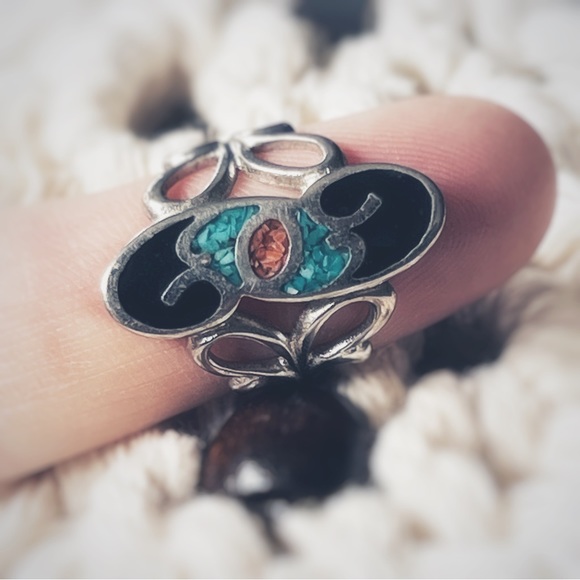 V I N T A G  Rings - Picture 2 of 3